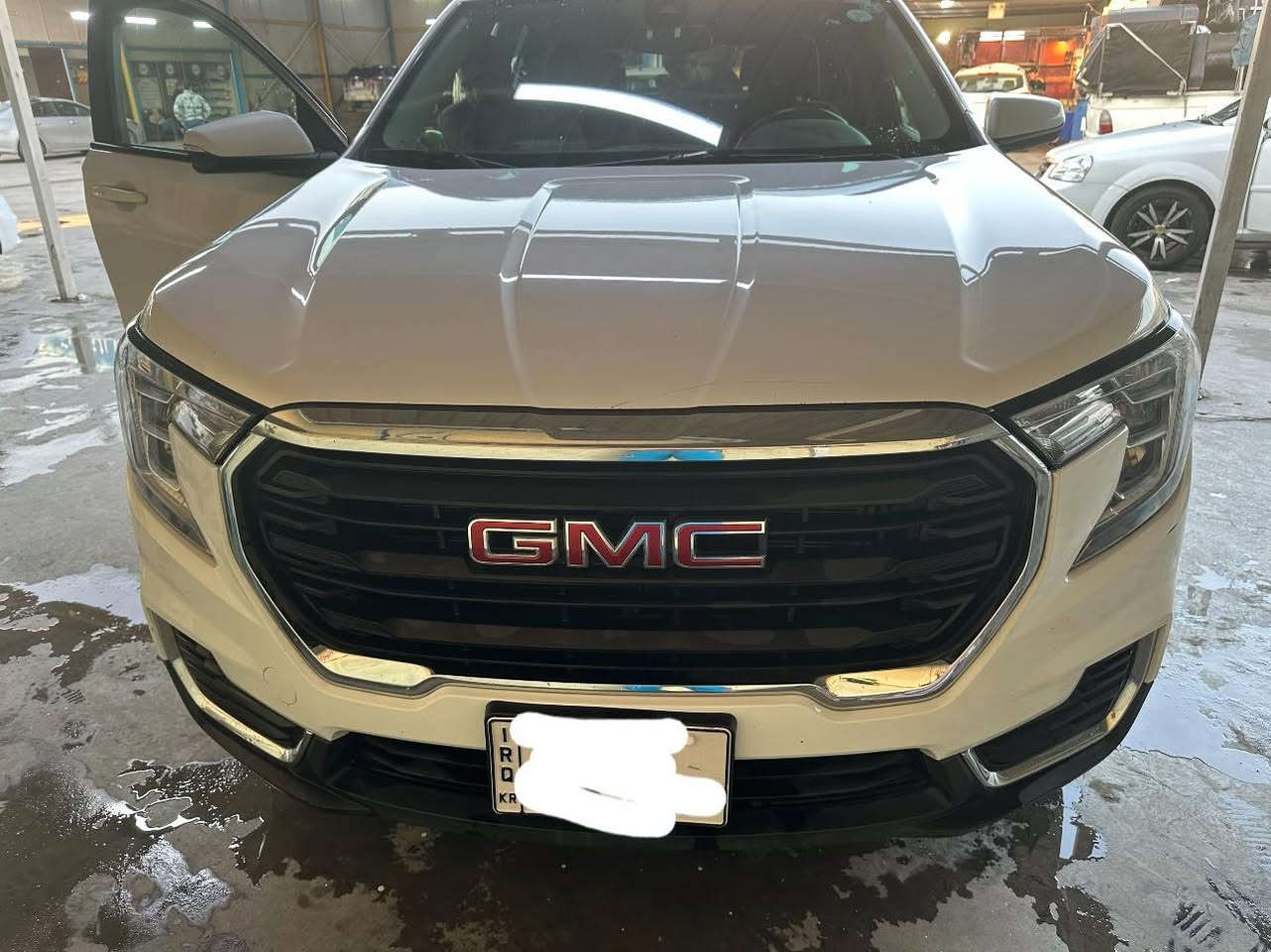 بسم الله ما شاء الله توكلنا على بركة الله
______________________________________
#اعلان_بيع_سيارة

🔷السيارة : جي ام سي تيران SLE
🔷سنة الصنع 2022
🔷اللوحة : اربيل
🔶السعر : 180 ورقة
🔷الضرر : تبديل وصبغ قبق الجنطة فقط. (صور الضرر مرفقة بالاعلان)
🔷ضرر الايرباك : بدون ضرر.
🔷رقم الشاصي : 3GKALMEV2NL116922
______________________________________
🔷المواصفات:
🔹حجم المحرك 4 سلندر 1.5L توربو 
🔹عداد المسافة 67 الف ميل 
🔹رادار امامي
🔹تنبيه الخروج عن المسار
🔹كرسي السائق كهرباء
🔹تدفئة الكراسي الامامية
🔹ويل كب حجم 17 انج مع اطارات بحالة جيدة
🔹لايتات LED بالكامل
🔹شاشه تحكم بالايعازات
🔹تحكم ستيرن جهتين
🔹بصمة ابواب وتشغيل وتشغيل عن بعد
🔹مع باقي المواصفات الاعتيادية
————————————————————————
☎️ التواصل واتساب *********** 
📍بغداد - مدينة بسماية
#GMC #TERRAIN #تيران
