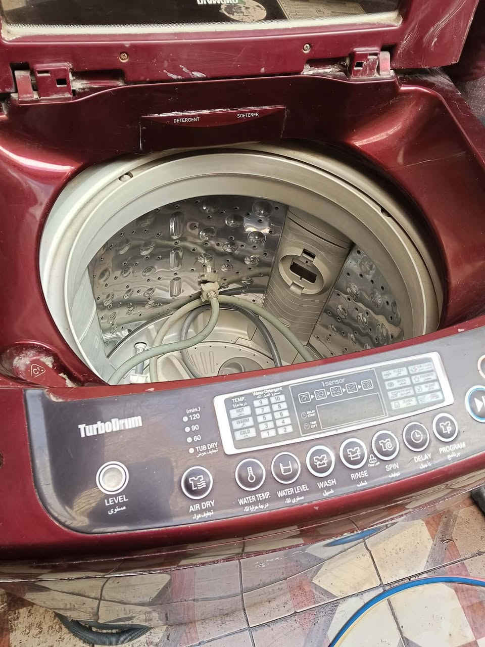 السلام عليكم صوبه ب٢٠ والغسالة ب١٥٠ والطباخ ب١٥٠ وبيهن مجال لاتصال بالرقم ‏

‏‪0785 200 1994‬‏
