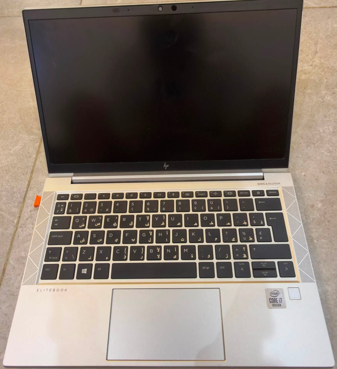 سلام عليكم لابتوب للبيع hp elite book
10 TH GEN 

CORE 7 

Laptop headphones : BANG & OLUFSEN

RAM: 8 GB 
شاشه 60 HZ  
عمر البطاريه  اخذته ٨١ صارلي 3 اشهر صارت 79 

طبعاً اللابتوب اخذته مستعمل ماكو جديد من هاي النسخه الي عندي يجي أوربي  

اللابتوب بيه ضربه من اخذته  

السعر 400 الف قفل . مكاني بغداد 

خاص ماموجد .  للاستفسار رقم   ***********
