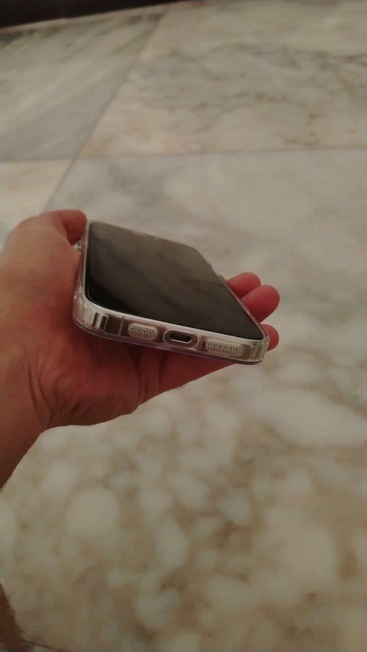 يالله
السلام عليكم
16pro max 
جهاز لون ابيض 
بطاريه ١٠٠ 
مشحون ٢٠٠ مره فقط 
نظافه ١٠٠ وكاله ماستر شرق اوسط
الجهاز استخدام شخصي بسيط كلش، نظيف بحاله الوكاله 
بي بكسل خلف الشاشه ضرره فقط مامفتوح مامصلح وشرط الفحص
سعره خاص ومناسب وي السوك حاليا 
ملحقات كامله 
واتساب فقط
***********👉🏻
@إشارة👆🏻
