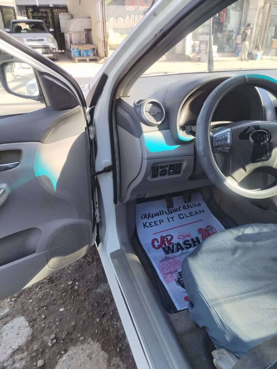 سلام عليكم بيوايدي موديل 13لبيع سيارة مكفوله من ضربه بس بيه جاملغ امامي بارد كير عادي مكنه كفاله مكاني بابل حله  سعر52 وبيه مجال ***********
