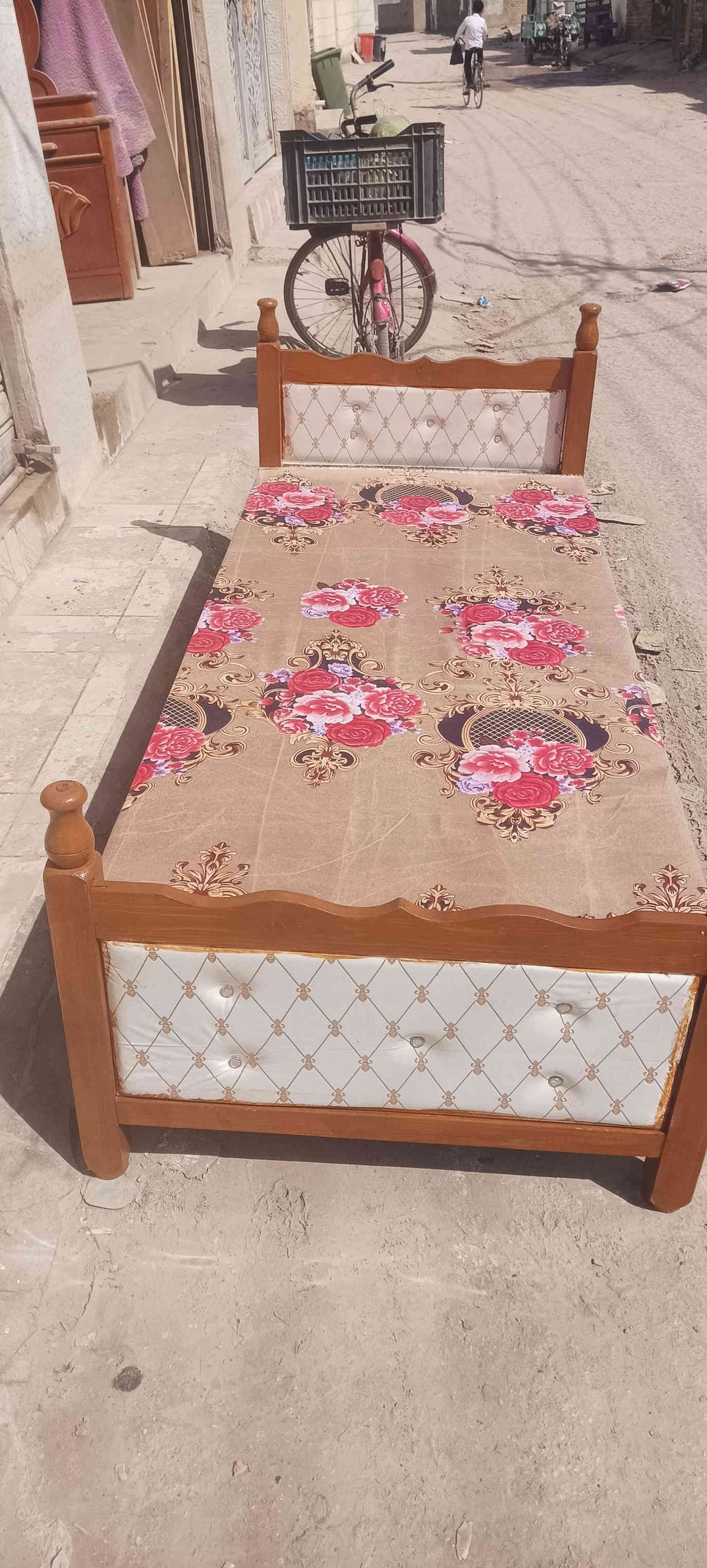 حلة ثورة قرب عبد نور مضمد للاستفسار ***********. رقم  بي واتساب
