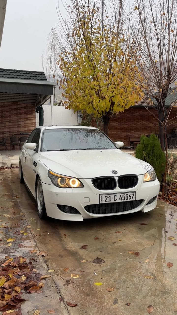 Bmw E60 530i nozl kurt 2010 full full muasafat naw sur kushn 12 7araka 5 parda slaid datasho kushn garm w zor muasafaty tr 150,000km haqiqi roshtua clean title be boyax da3mi bo da3mi ba shart yak keshay tyania w boyaxi hich nia 0771 989 2797
