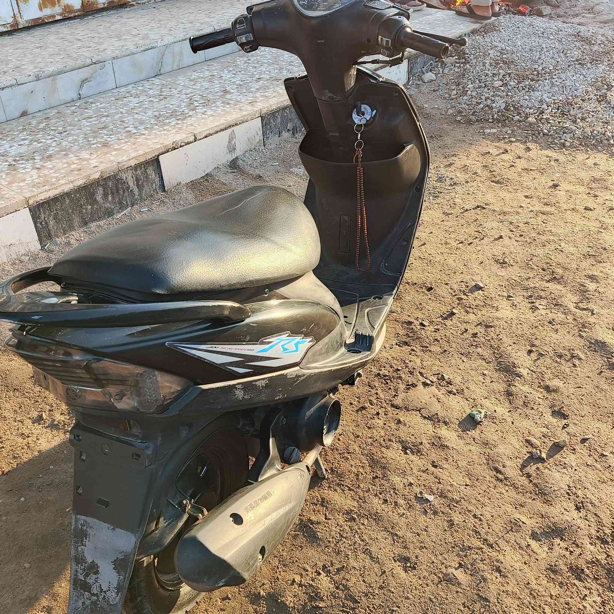 ماكس عدله بلاديه برغي مامفتوح بيه ختم واحد كلشي  شغال بيه سلف هندر اشاير لايت عالي ناصي هورن بك لايت قفل سترين  قفل جنطه اي نقص مابيه دراجه خير من الله حاويه صار ٣ شهر مطلعه حاويه سعره 950 وبيه مجال قليل شراي يجي خاص وهذا رقمي *********** العنوان رميثه
