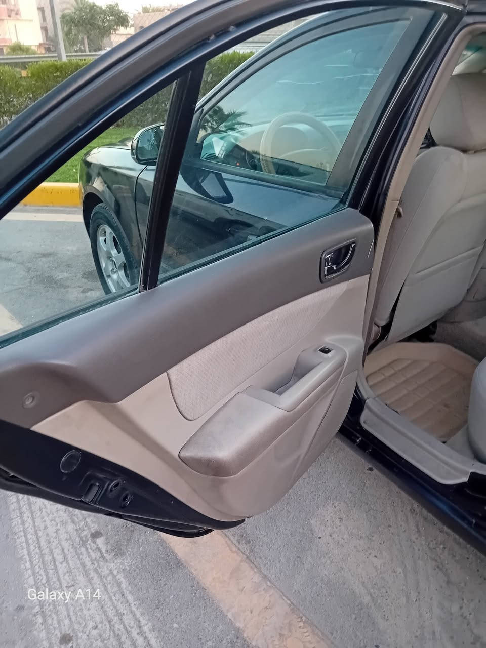 سوناتا موديل 2006 خليجي قطعتين بيهة صبغ مكينه 2000 رقم بغداد ألماني تحويل مباشر سعر 75$رقم الهاتف *********** مكان سياره الغزاليه
