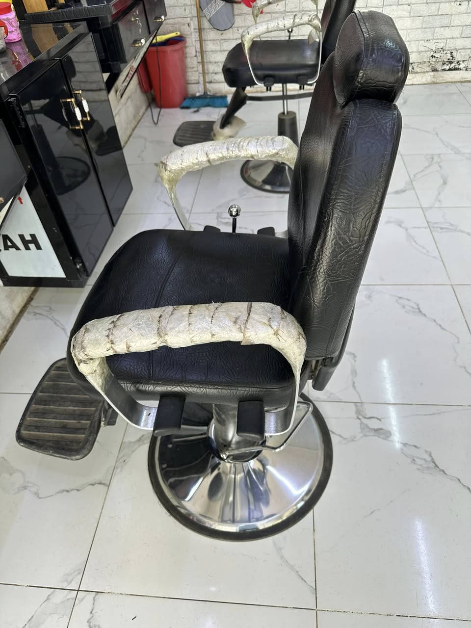 للبيع عدد 2 نضيف حيل مستعمل شي قليل جديد لوك مكاني حي واحد حزيران سعر330الف وبي مجال شي قليل للاستفسار اتصل ***********//***********
