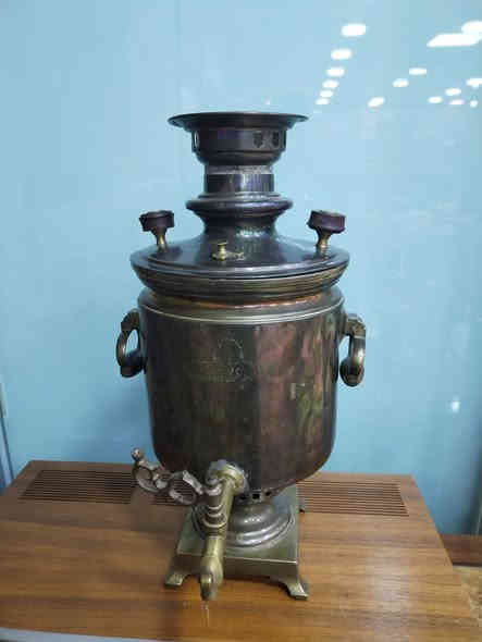 سماور روسي مختوم ٥ اختام
الارتفاع ٥٠ سم نحاس
واتساب ***********
العنوان ديالى خانقين
