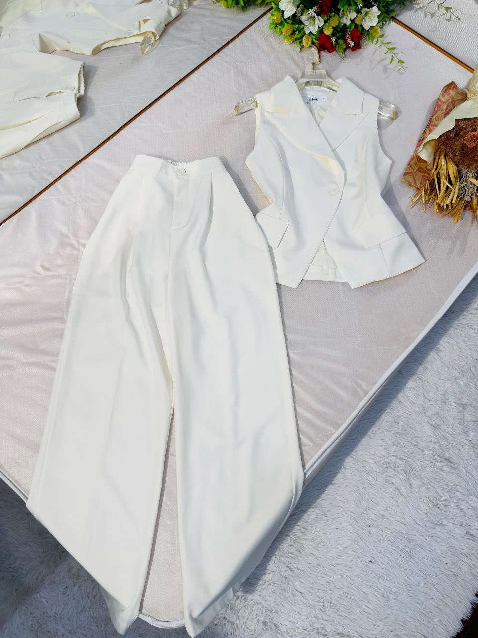 فصالات متعددة من قطع ملابس عليهم تخفيظ وتوصيل مجاني 
علقي تم على اي موديل تحبي يصلج السعر🥰♥️


**إذا كنت صاحب هذا الإعلان وتريد حذفه لأي سبب، رجاءا أرسل رسالة إلى الدعم الفني**