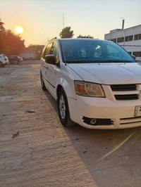 دوج كرفان 2008 مكينه 3800 جديده ضفيره جديده تخم تاير جديد تبريد 3قطع غ...