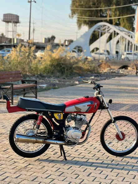 سلام عليكم دراجة للبيع Mkz تعمير كله 25محرك ما مفتوم 
ما بيه اي نقص تجي تشوف بعينك سعر 450بي مجال قليل 
مو شراي لا يتعبني رجأ *********** اتصال خاص مفتوح مكان دراجة حويجه
