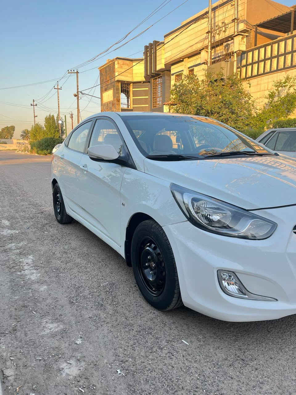 اكسنت خليجي 2011 محرك 1600
جاهزه السياره بدون نقص 
كير مكينه كفاله 
صدر امامي خلفي جديد 
تايرات جدد 
ماشيه 150 
عارضه 83 
مابيه اي نقص السياره 
بيه شبر بل جنطه صبغ اثر تكشير 
وهلال صبغ فقط 
بسمي رقم بغداد مشروع وطني 
مكاني البياع 
***********
