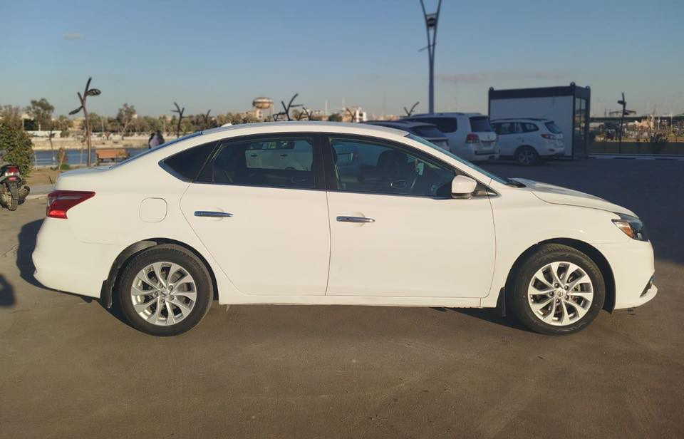 نيسان سنترا 18 SV
وارد امريكي ضربتها باب وجاملغ

الباب مبدل نفس اللون والجاملغ مصبوغ

ماشية 58 ميل

سعرها 115$

***********
