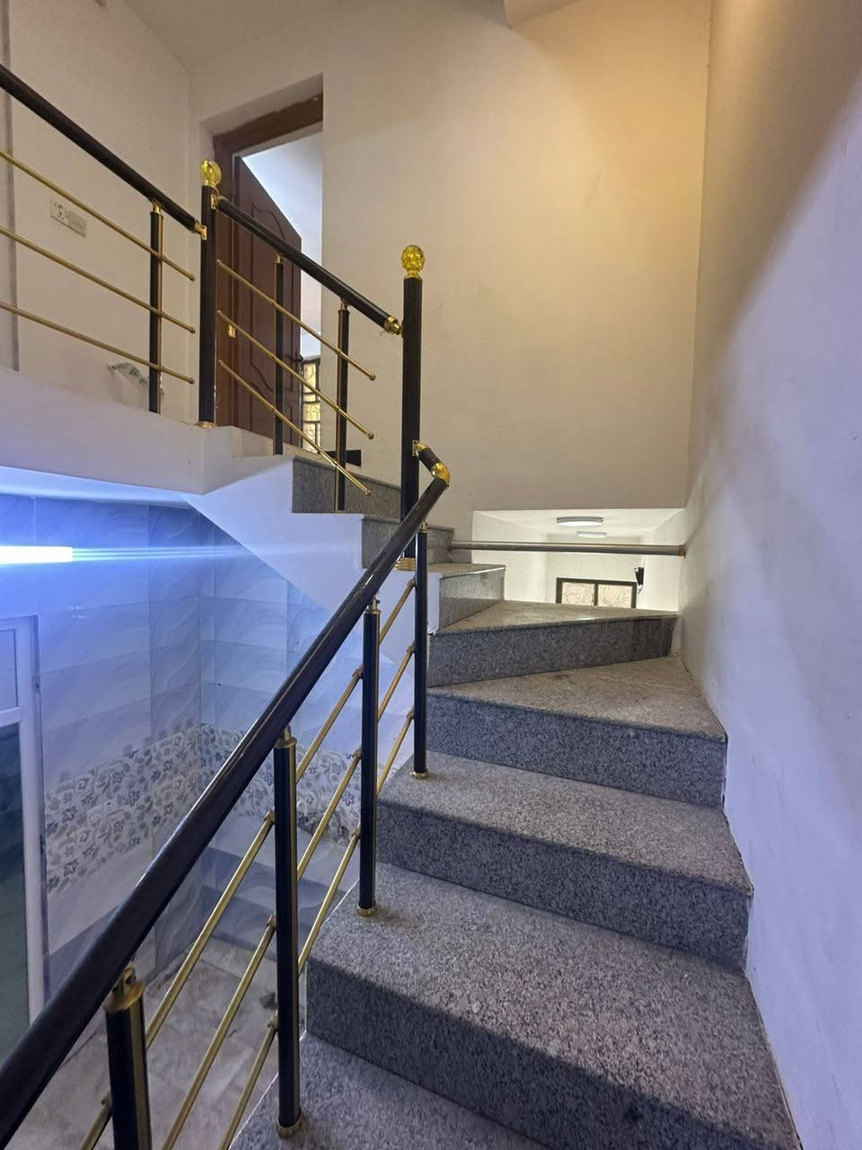 للايجار في السيديه ✅
للايجار بيت مساحه 85متر جديد مودرن واجها 6 مدخلين✔️

يتكون من 3 غرف نوم مطبخ صاله خدمات صحيه عدد 2✅

قرب شارع المدارس 📍
_____________________________
‏‎📊كل ماعليك الاتصال أو المراسلة على الصفحة
‏‎‏‎زبائننا الكرام بِكُم نَرتقي ونَتشرف بزيارتِكم ونَفتخر بخِدمتِكم ❤
_____________________________
للاستفسار :☎️

***********
