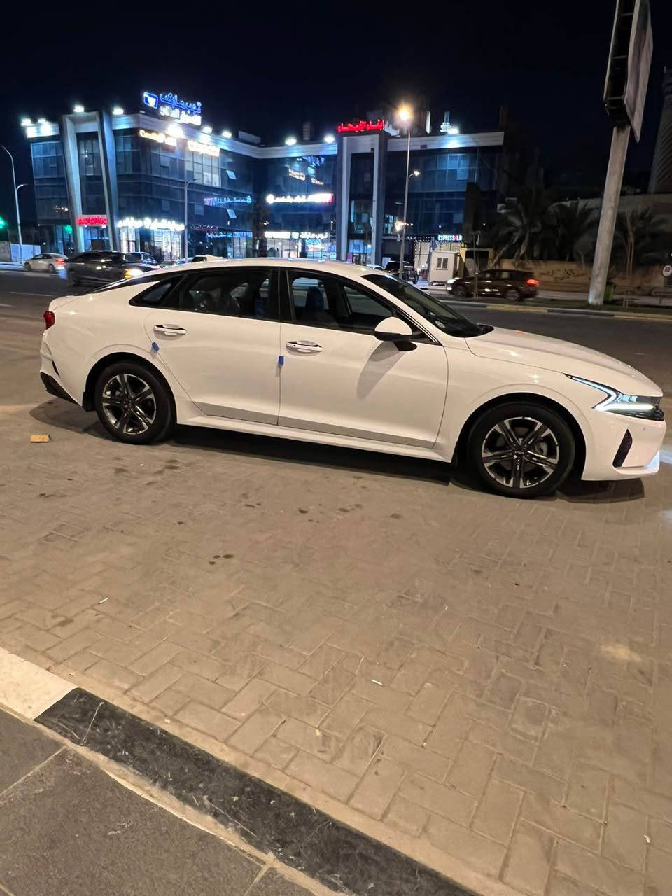 كي فايف مديل 2021 خليجي رقم اربيل بسم الشركه سياره كفاله عامه ماعده بارد بل باب الخلفي كد شبر سياره نص مواصفات 
_بصمه تشغيل عن بعد 
_صندوك ذكي 
_حساس امامي خلفي
_كامره خلفي 
_وضعيات قياده 5
_كشن كهرباء 
_تبريد بيانو قطعتين 
_محرك 2000دوش 
_سياره سبيرها منازل ماشيه 79الف كيلو 
_الاستفسار ***********
_السعر 180وبيها مجال بسيط الزبير, البصرة
