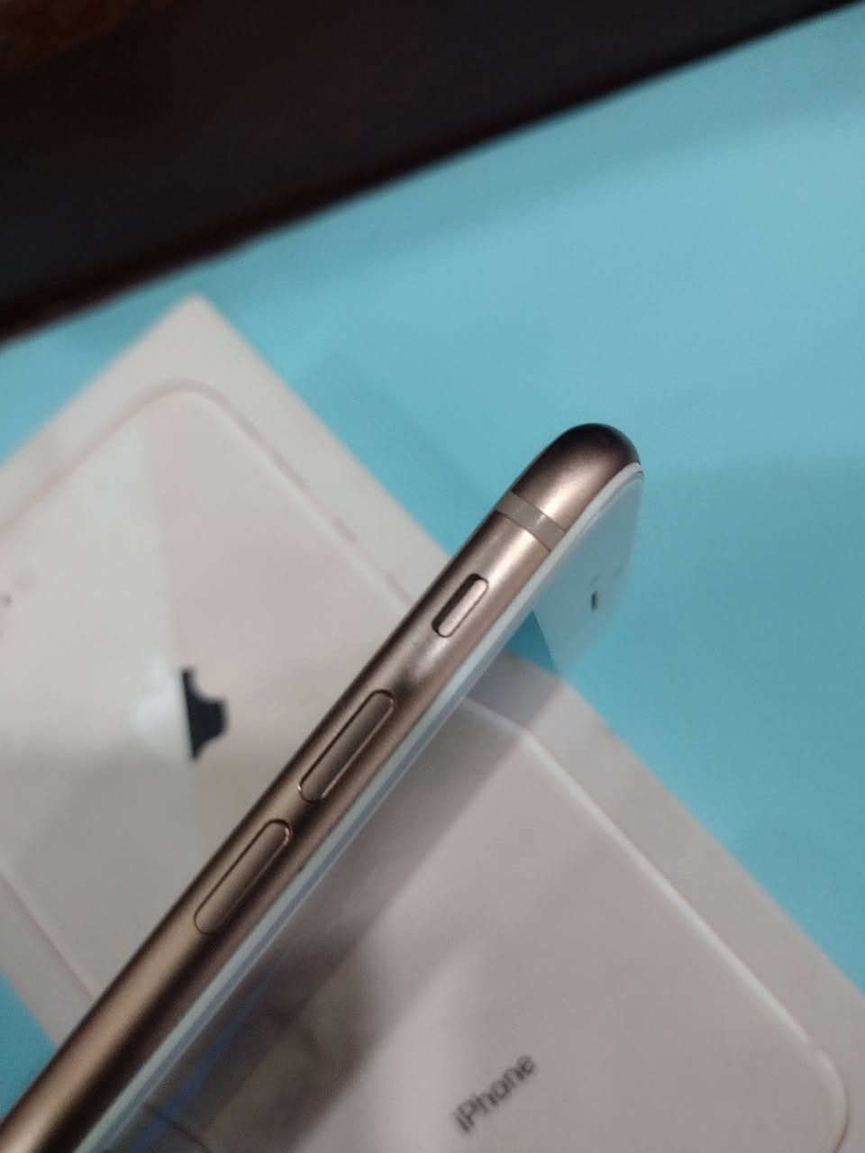 ايفون 8 بلس مبدل شاشه وبطاريه وسماعه 
بطاريه ضمان 10 اشهر يم الشركه 
نضيف كلش 
100 الف رايده بدون شاحنه فقط كارتونه وموبايل
اتصال او اتساب .***********
نجف مكتب الرشيد
