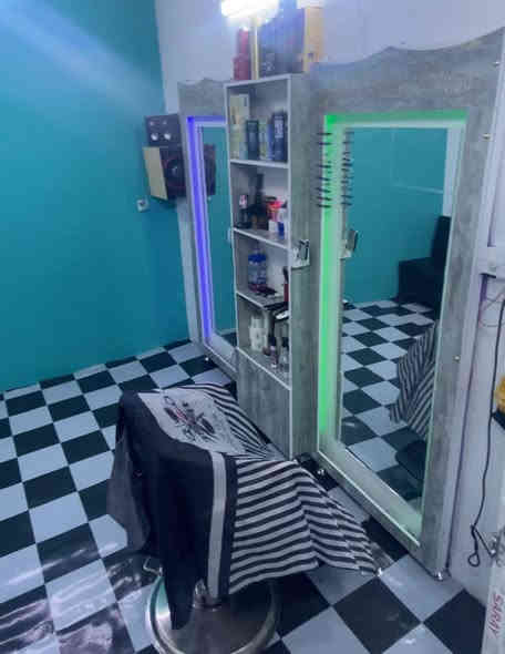 سلام عليكم غراض محل البيع. تخم 2 والله بعدهن جددد صارلهن 3اشهر لو 4 مو سوكيات شتغلتهن بغداد ضفت بيهن قواطع ضافيه سفنج ضغط صارن عليه لوحده 75 ثنين 150 نطيني سعر يرضي بي ربك وخذهن باترينات 2 بعدهن بنيلون خذتهن 160نطيني بيهن لي يرضي ربك زوج 2كراسي  جددد والله بس واحد يرادله صينيه ماته دايسه مكينه فراري بل كرتون بعدها 3مكاين كيمي صفر كيمي تدريج شسوار 9000واط حراره نارر. مضفات مكاثه مشوطه كلشي جديد مكاصه يطلي او الماني. جام خانه بيبي سي قياس رتفاع 3اقريبن عرض مترين او 50لو 40لو 60ما مت اكد من قياسها جام حراري نعاكاس اصلي نطني لي يرضي ربك وخذهن لا تكسر بشي مو الكً مكاني ديالى بعقوبه بهرز تواصل ***********
