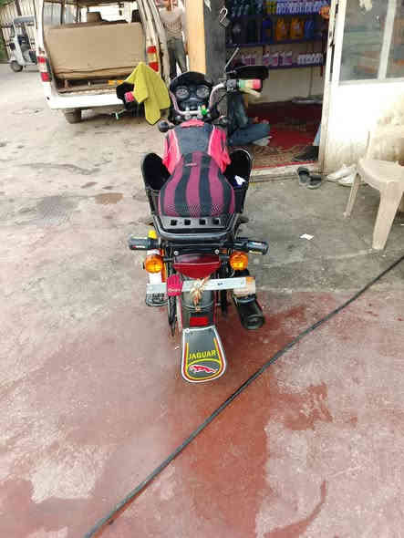 دراجة بوكسر مديل 22 نازله 23 مكينه خرسه  لا تنقيص لا تبخير )
(وراقه صوليات)    ستخدام شخصي 
مكاني بلديات  سعر 1450 بيه مجال. ***********
