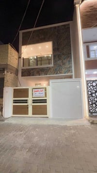 ١٠٠م • ٣ غرف سويتات • كراج