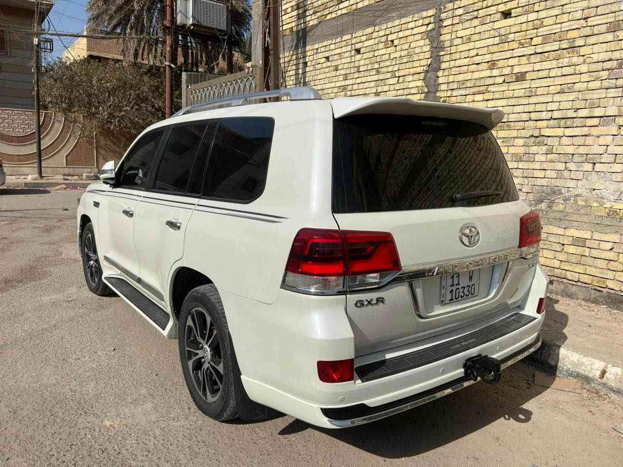 *********** المكان بصره بيها بارد قليل بالمدگر الامامي والباب خلف السايق البصرة, العراق
