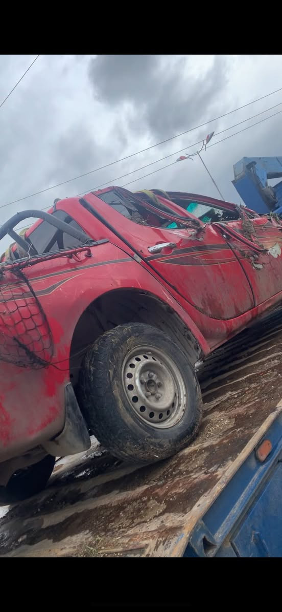 پيكه ب قه زافي ٢٠١١
به نزين 
ره قه م انبار 
هه زه و پاكانه هه ولێر 
گێرو مە کینە و ئەوەلیاتی و حکومی و مەدەنی بەشەرت
ژمارەی پەیوەندی ***********
