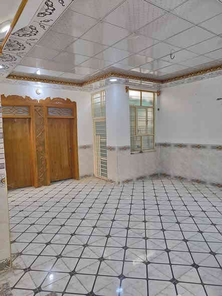 بيت 150 متر طابو زراعي 25 مقابل قرية الغدير غير مسكون حاليا شارع المطار شارع المطحنة أول فرع. للبيع فقط. السعر 70
يتكون من غرفتين وصالة مفتوحة على الهول الداخلي ومطبخ وصحيات داخلية و خارجية. 
للاتصال ***********. ***********
