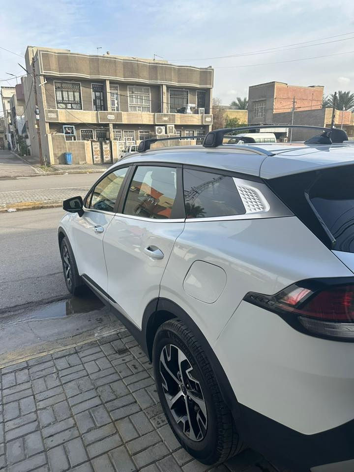 السلام عليكم كيا سبورتج مديل 2023 هايبرد التفويله تمشيك 850 كيلو السيارة كشنات جلد تدفئه كشنات وستيرن كشن السائق كهرباء تبريد شاشه لمس تبريد قطعتين رادارات امامي جانبي حساس خلفي شاشه كبيره متصلة لايت زنون ولد امامي خلفي سياره اقتصاديه وبلبانزين العادي بدون دوانز رقم اربيل باسمي صور الحادث بلمنشور عنوان بغداد الشعب سعرهة 190$ وبيهة مجال قليل الاتصال ***********
