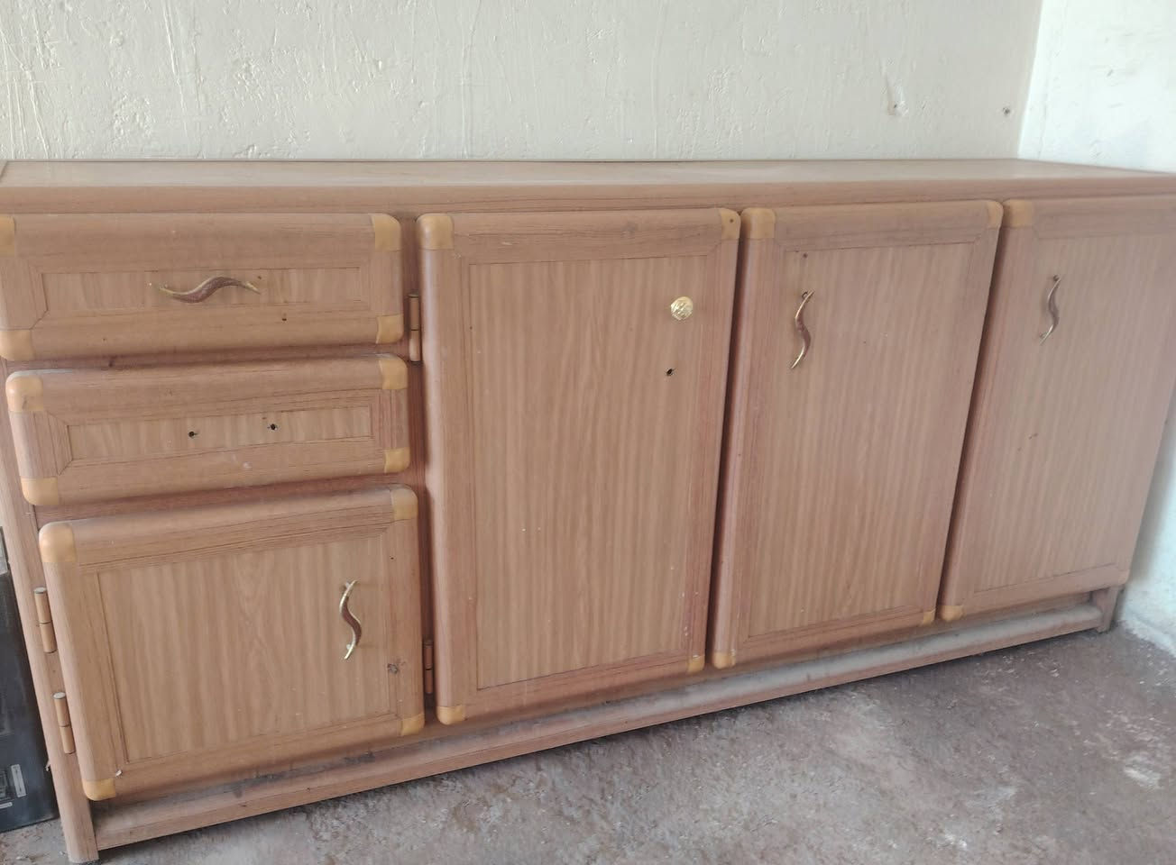 السلام عليكم سنك متر ونص تسكام مابي ضرر صطحي مترين كولش نضاف المكان بابل مركز  ورديه خارج ***********
