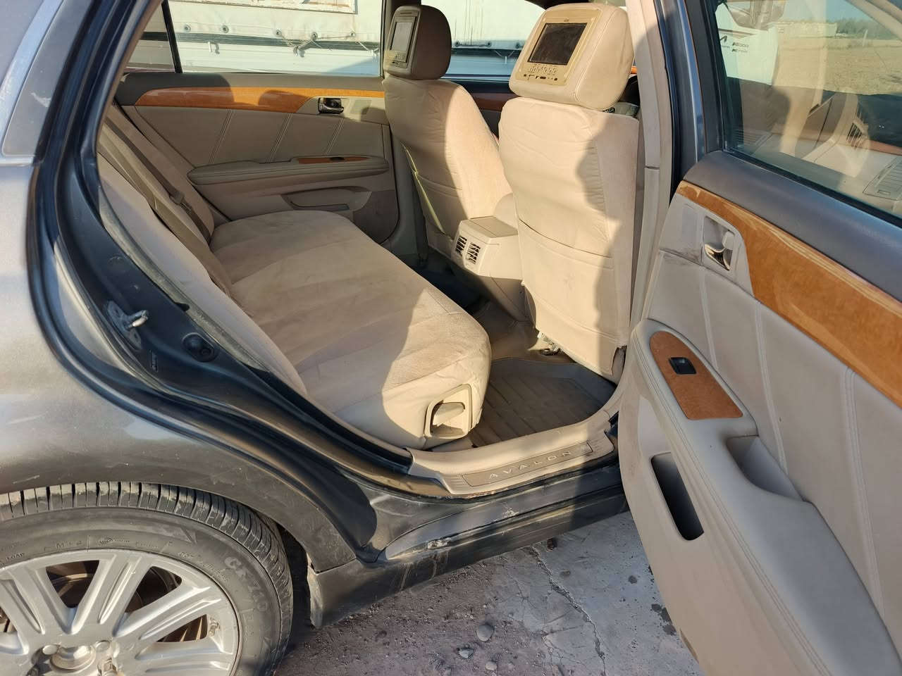 سلام عليكم ورحمة الله وبركاتة 
للبيع افلون وارد امريكي 
2007 صبغ عام جماليه 
رقم بغداد مشروع وطني 
مكان السياره 
صلاح الدين قضاء بلد 
استفسار اكثر اتصل وتدلل 
رقم ***********
السعر 85 وبيها مجال 
مكلف بالنشر
