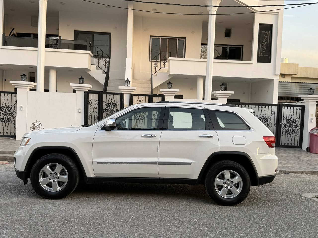 سيارة جيب لاريدو وارد امريكي 2011
شرط كير محرك صدر امامي خلفي جاهزها اربعه تايرات جددت سنويه وهزه جديده بااسمي تحويل مباشر بيها جاملغ وبونيد وباب صبغ سعر 147
***********
