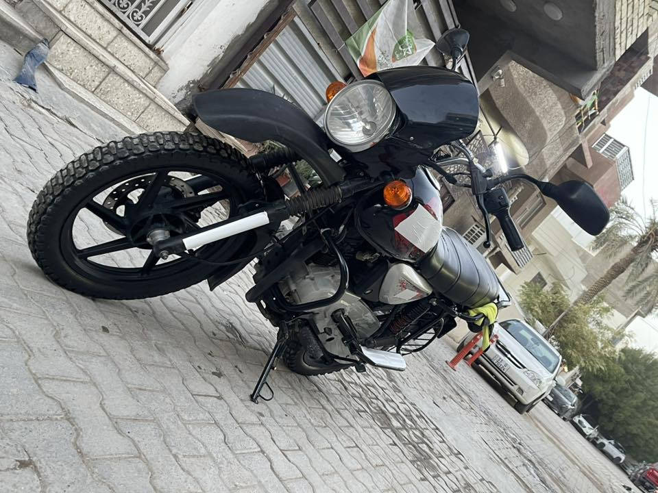 يالله🤲🏻
✨🧿اللهم صل ع محمد وال محمد 🧿✨
بوكسر موديل ٢٣ نزول٢٤ مرقم سنويه ولوحه كامله مكفوله كفاله عامه تحويل ثاني يوم بيها 
1-هورن سيدان أصلي 
2-لايت زنون
3-جي بي أس تحديد موقع وتحكم بتشغيل الدراجه بتلفون 
مكاني بغداد
*********** متواجد واتساب
