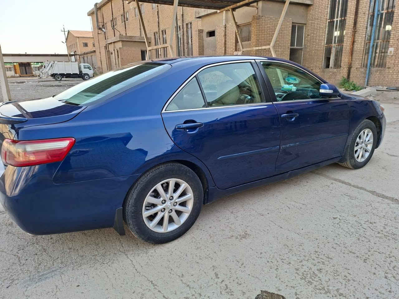 السلام عليكم تويوتا كامري موديل ٢٠٠٩ محرك ٦سلندر تدفئة وتبريد شغالات صدر امامي وخلفي ممتاز تخم تاير نظيف حادثها دعاميه اماميه وحافه البنيد بدون تبديل ليبل واحد كشنات جلد وكهرباء هيترات بالكشن مري شفط سياره جاهزه صبغ بنيد اثر حادثها وصبغ جاملغ وقبق جنطه بسبب جرد دواخلها نظيفه جدا وتبريدها ثلج بمعنى الكلمه مكانها بغداد الدوره ابو دشير هاتف *********** سعرها ٨٨ وبيها مجال ان شاء الله تعالى بغداد, العراق
