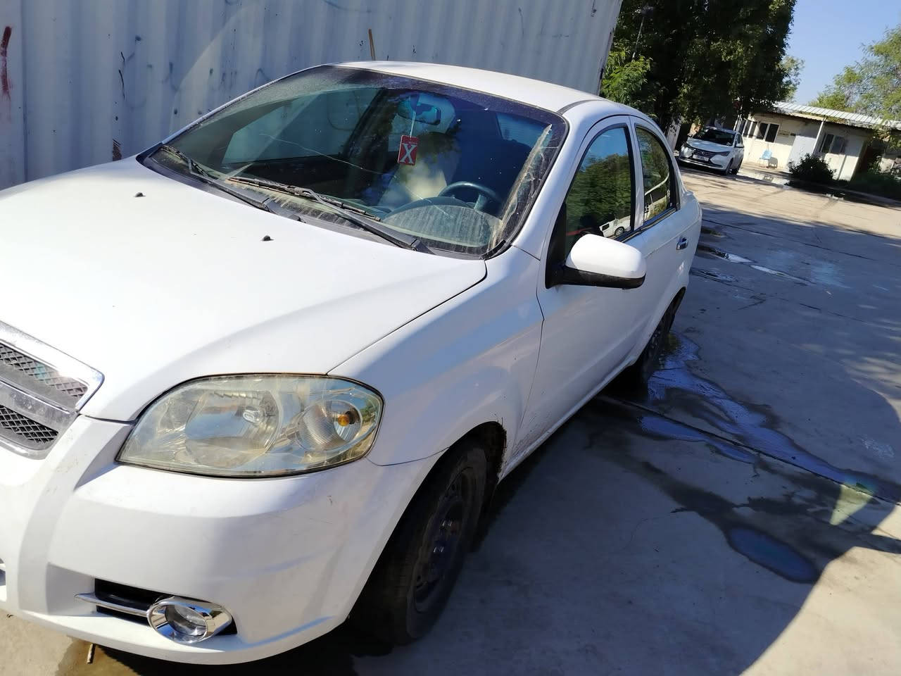 السلام عليكم افيو للبيع موديل 2011 خليجي محرك مفتوح بيه قطعتين تبديل  جاملغ امامي جهة السائق وباب السائق وربع البنيد صبغ والباب الخلفي بيه ضربه ممصلحه السعر 63 للاتصال ***********
