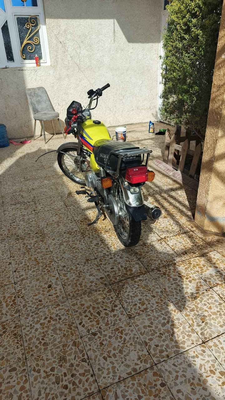 متاح نامة امتياز مديل 23 رقم وسنوية دراجة خير من الله شلعة ومعدل بيهة عمبار كلج يعني تنسة السيم ودوختة تجي تفحص وتاخذ كاملة مكملة ما بيهة اي نقص فقط الفج مال الدسك الامامي فاتحة يرادلة فحمات السعر مليون و150 بيهة مجال بسيط عنواني كوت شهداء متواجد خاص او اتصل ***********.. ***********
