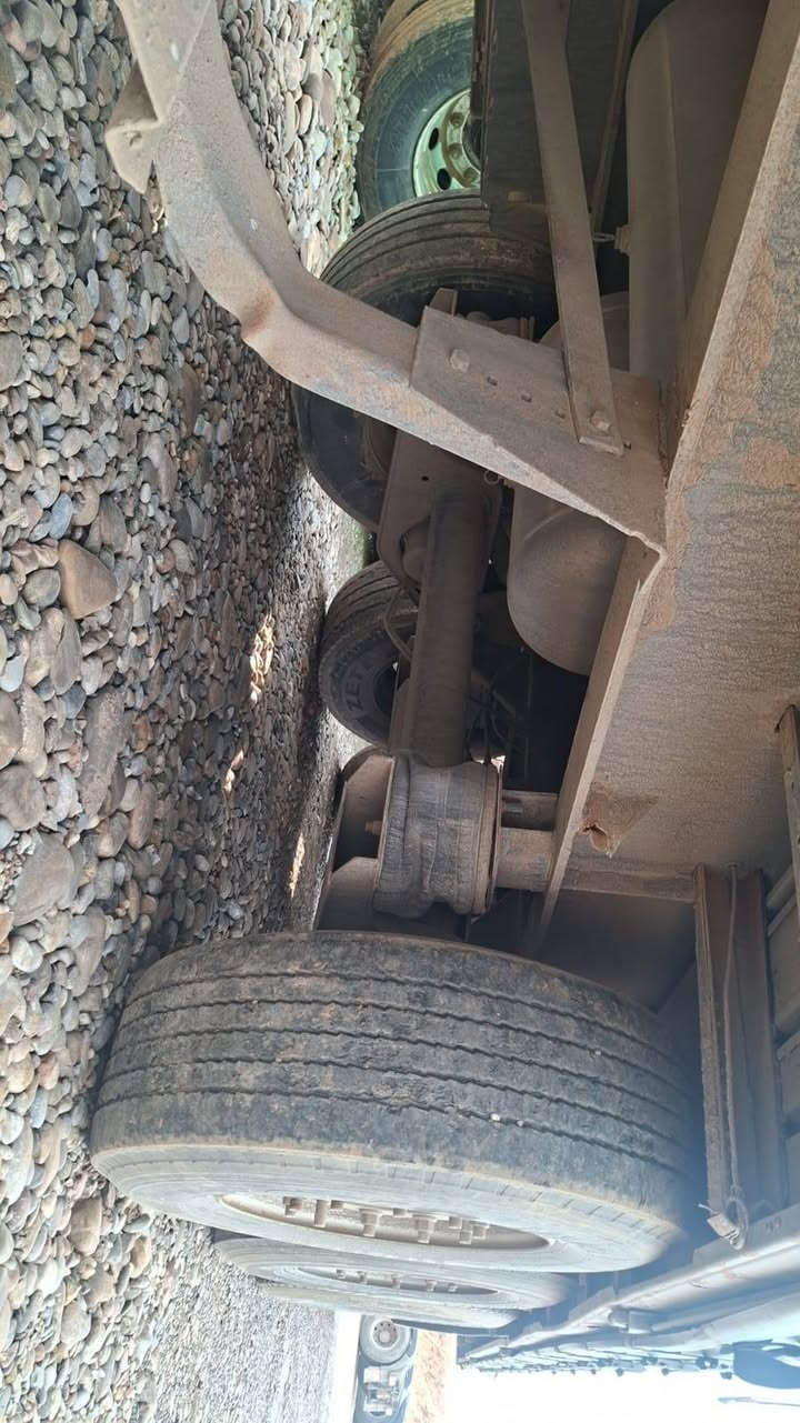 السلام عليكم عربانه شمتز شولار كما واضحه بل صوره موديل 2010منفيس السعر 75وبيها مجال
***********
