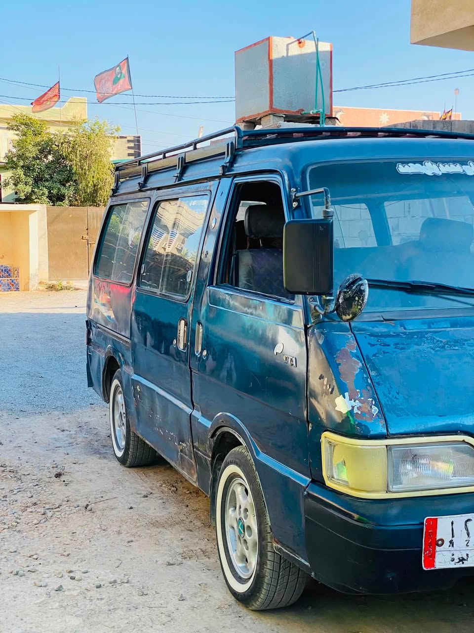 السلام عليك للبيع كيا بستا موديل ١٩٩٥ سياحي  رقم ديالى مشروع وطني سنويه ٢٠٢٧تريد تحويل تريد وكاله سياره شواصي ٤كفاله صدر جديد تخم تاير جديد توني شاده كهربائيات كله شغاله سياره بلاديه دواخل جديده مكينه بيه خيط بخار كير اكسل كله جديد السعر ٣٠وبيه مجال 
مكان ديالى الخالص 
***********
***********
