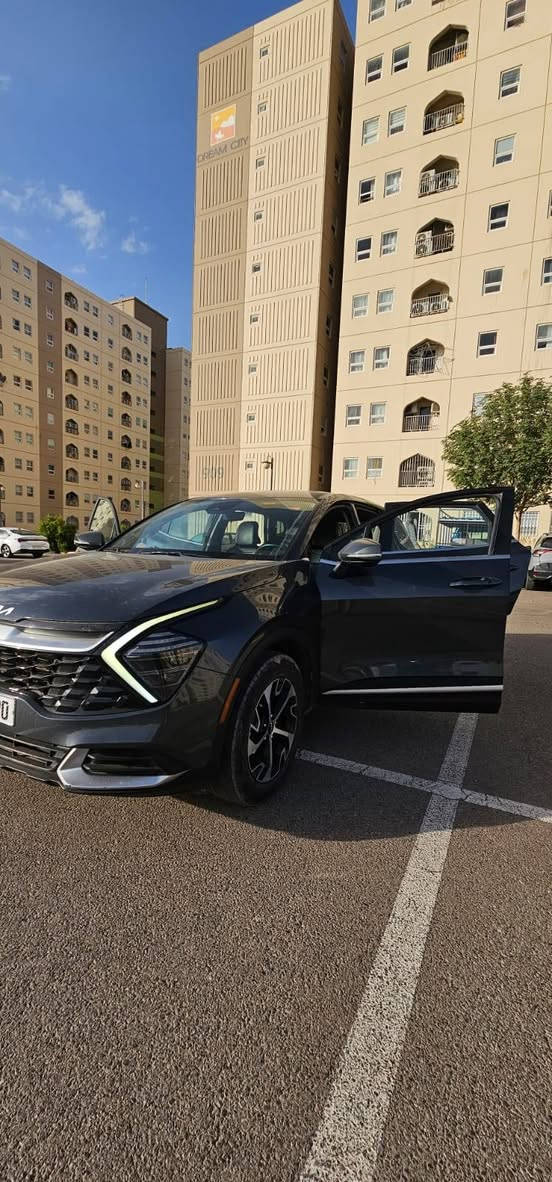 سلام عليكم....... 
سبورتج موديل 2024 
تايتل كلين سياره جديده بمعنه الكلمه 
بيهه بس شخبط بل باب 
سياره بأسمي تحويل ثاني يوم 
العنوان بغداد مجمع بسمايا 
السعر 210 وبيهه مجال 
تفاصيل اكثر اتصل وتدلل ***********
