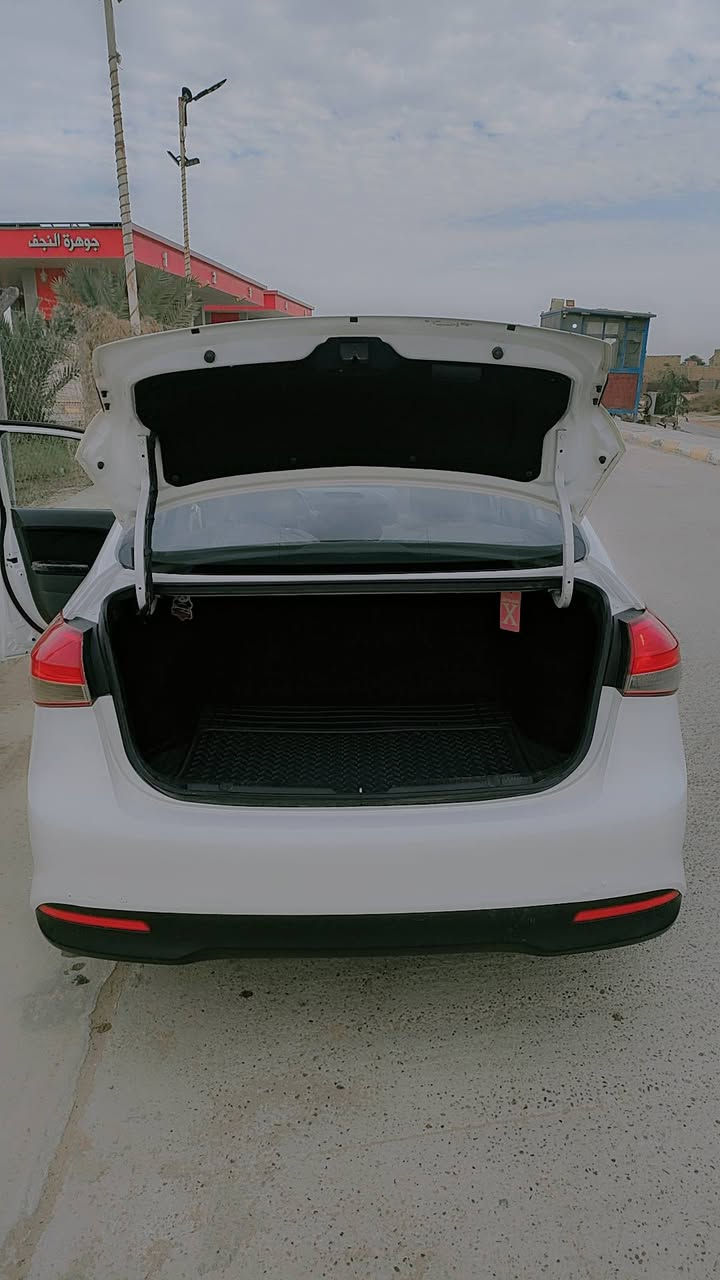 سلام عليكم سيراتو موديل 18 كفاله عامه 
مكينه 2000 رقم أربيل دولي 
تريد تحول تريد وكاله سياره فوول 
ماعدا البصمه مكينه كير حدايده تبريد تدفئه 
كله شركه مكان سياره نجف للاستفسار الاتصال 
***********
