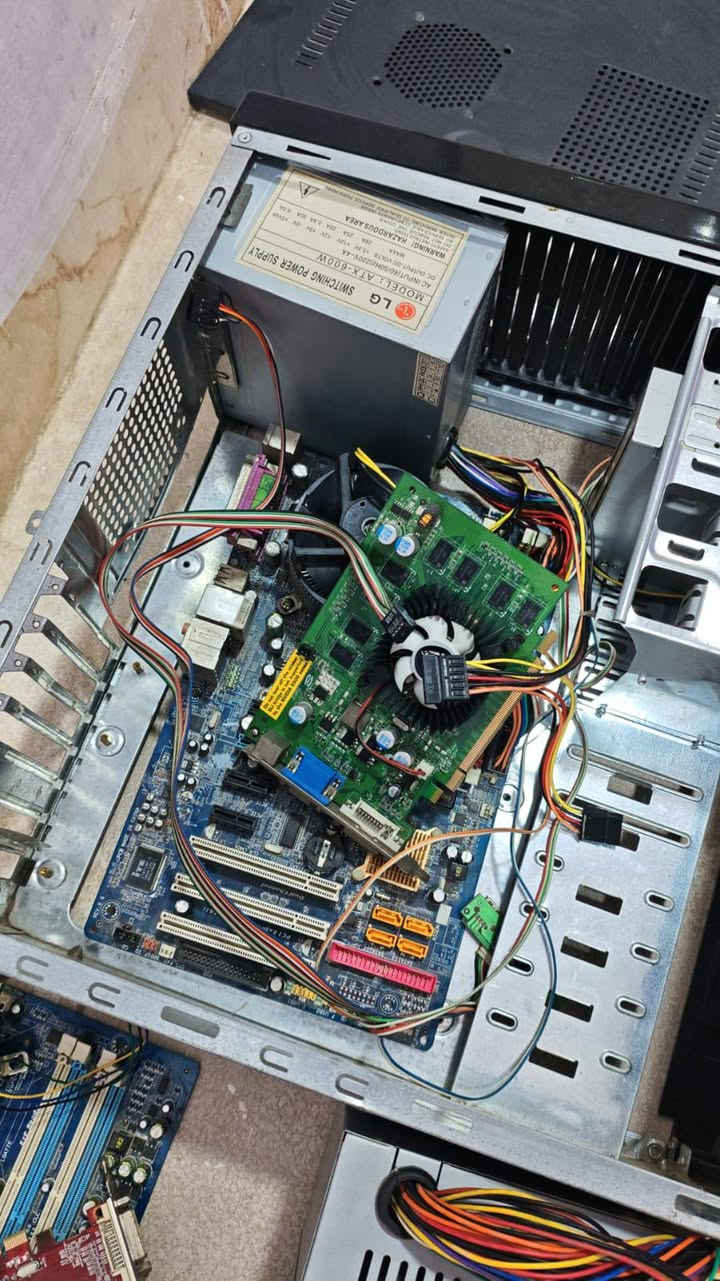 السلام عليكم 
عندي شغله غراض حاسبه قديمه


**إذا كنت صاحب هذا الإعلان وتريد حذفه لأي سبب، رجاءا أرسل رسالة إلى الدعم الفني**