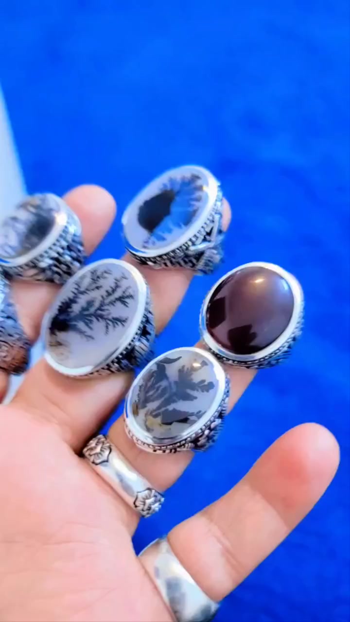 كل جديد و اني2026
#من محلات القيصر 🏢
#لعشاق الخواتم والعقيق  اليماني 📣
#للاستفسار ومعرفة الاسعار او الطلب يرجى التواصل معنا على الا ارقام التاليه  📲
00967711215977  - 00967771907727 
👇👇👇👇👇👇
# العنوان صنعاء  باب اليمن شارع النظارة 🏢
 #يوجد لدينا توصيل داخل العاصمة صنعاء وايضاً الى جميع محافظات الجمهورية د.🚙🚌
$وكما يوجد لدينا شحن الي جميع دول العالم $✈️🛫


**إذا كنت صاحب هذا الإعلان وتريد حذفه لأي سبب، رجاءا أرسل رسالة إلى الدعم الفني**