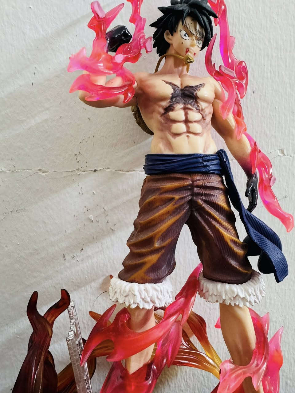 مجسم لوفي من انمي (ون بيس) الشهير
طوله بدون قاعده (٢٥ سم) تفاصيل رهيبه قطعه تخبل ❤️‍🔥🔥🌹


**إذا كنت صاحب هذا الإعلان وتريد حذفه لأي سبب، رجاءا أرسل رسالة إلى الدعم الفني**