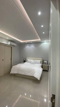 شقة شبابية مؤثثة فول محتاج شريك نضيف عنوان الكرادة خارج  07892440567 و...