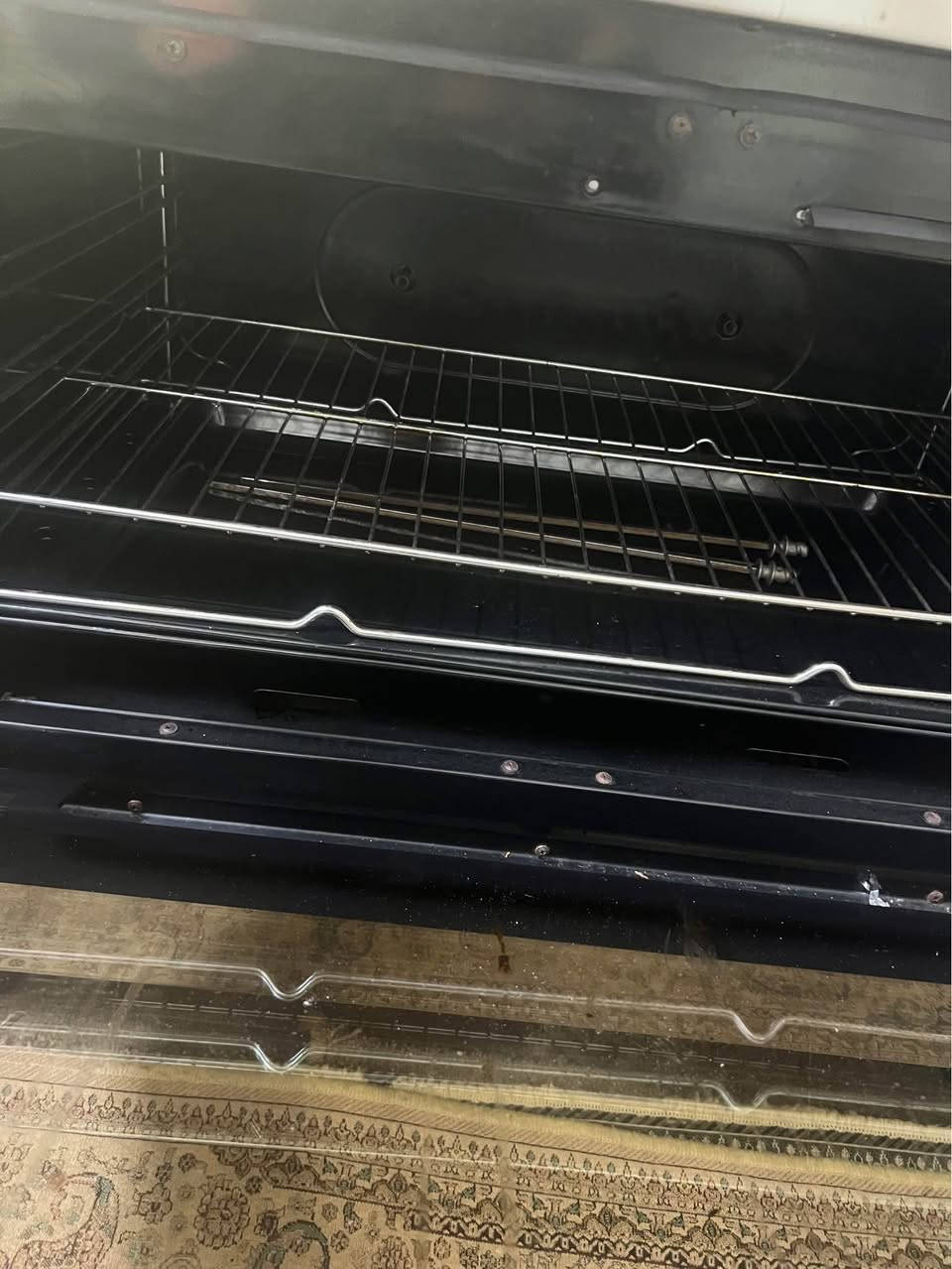 طباغ پينج چاوه بؤ فرؤشتن ته نيا يه ك چاوى بجوكى كيشه ى هه يه بى كيشه يه و باك و خاوينه نرخى ١٨٠ هه زار . هه ولير *********** أربيل, العراق
