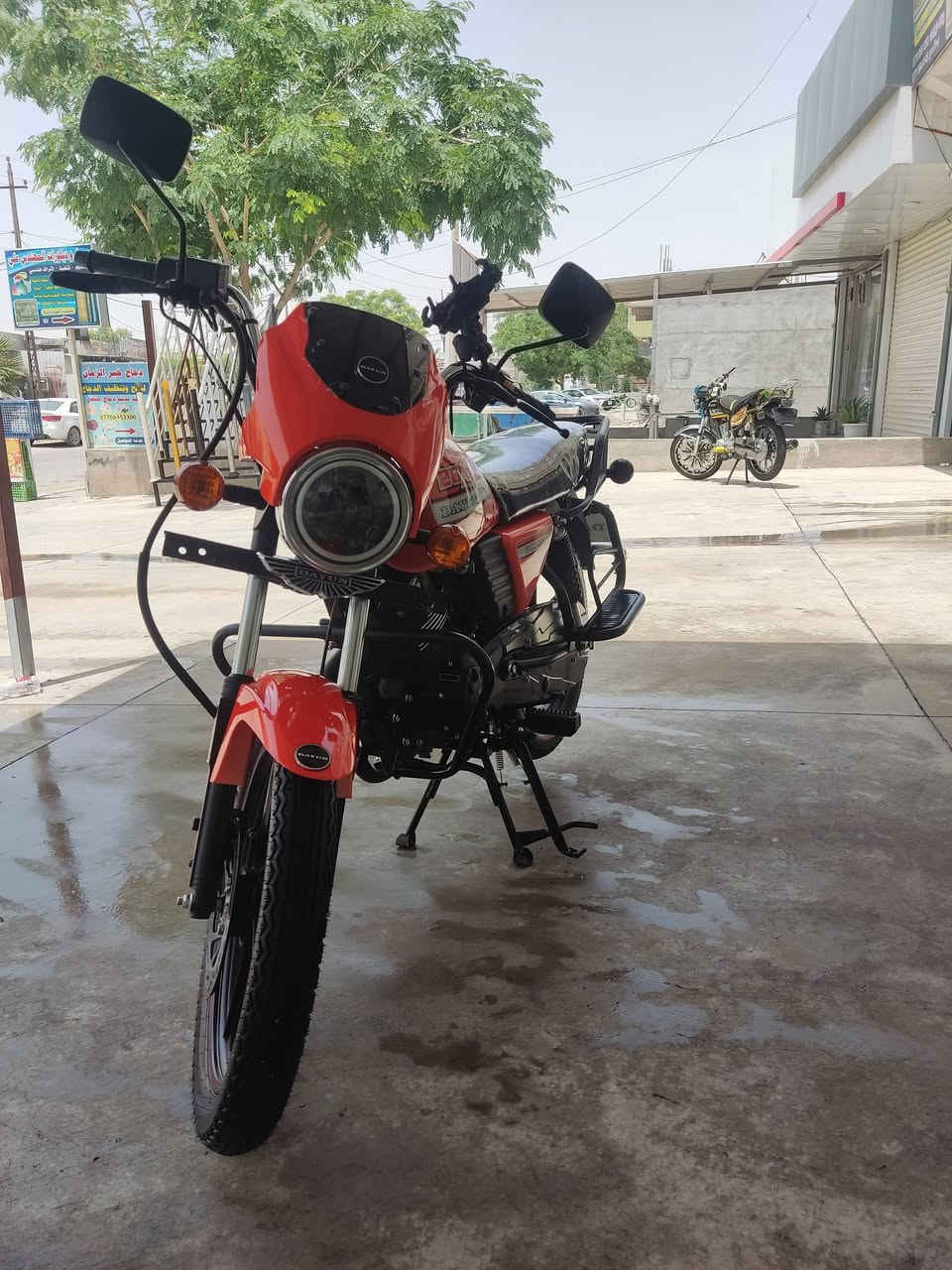 السلام عليكم دراجه دايون محرك 200.   2025 برغي ممفتوح تاخذة شرط تترحملي ربع متصرف علية السعر مليون و400 
***********

