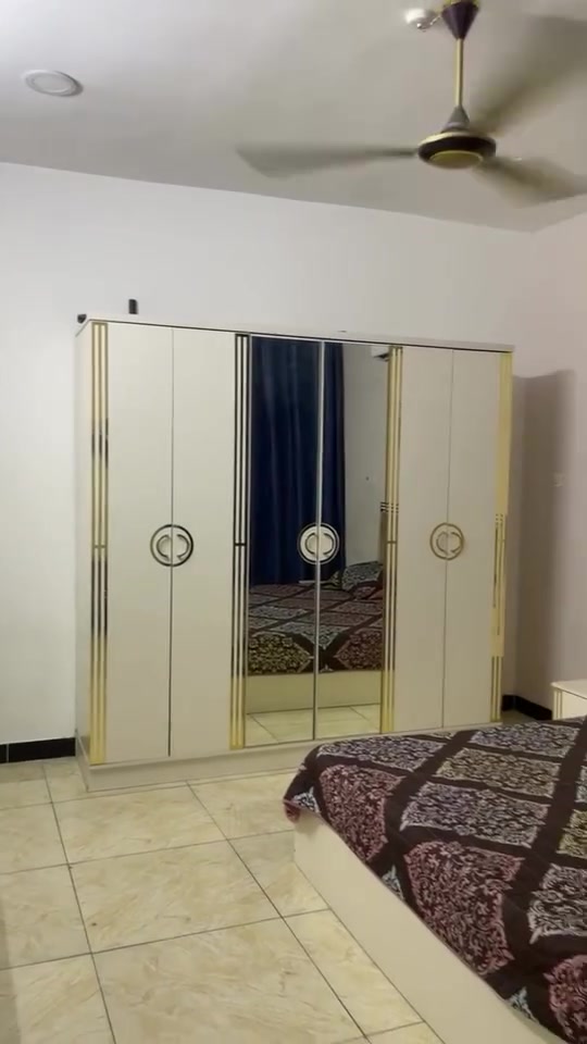 السلام عليكم بيت للبيع ١٠٠ متر بمنطقة سويب ((زراعي )) الاستفسار على الرقم واتساب ***********
