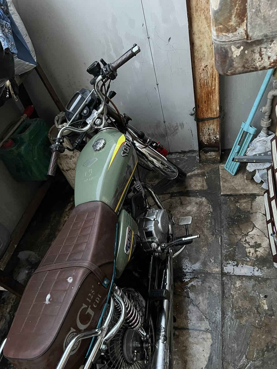 السلام عليكم عندي دراجه للبيع أيراني تاكير 4 كير موديل 2024 الدراجه نضيفه وحلوه كدام العين وتجي شوفه وتفحص مكاني بغداد اتصال ***********بيع أو مراوس سيفان اتصال وتساب ونتفاهم ع سعر البيع
