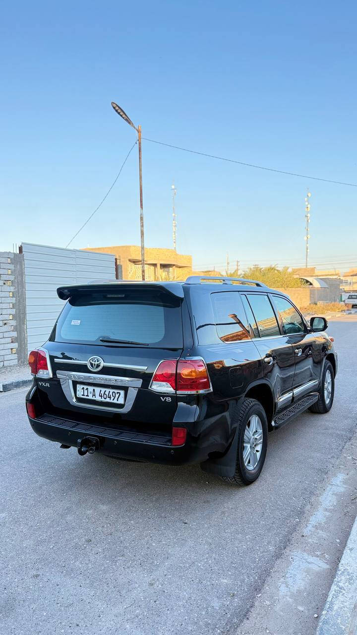 الهم صلي على محمد وآل محمد
لاندكروز مديل 2012 سياره جديده كلش 
رقم بغداد تحويل بسمي 
محرك 8سلندر 
سياره حداده تخم تاير  جاهزه كلش 
عليهه ادامه كامله وسياره جديده كلش 
بيهه مكانيين صبغ بدون ضربه بدون معجون 
شخط ومسوينه  والباقي كفاله 
سعر جوه سوك ماكو هيج مديل بهيج سعر 
288بلاش 
مكانهه بصره قضاء المدينه الهوير 
تواصل ***********
