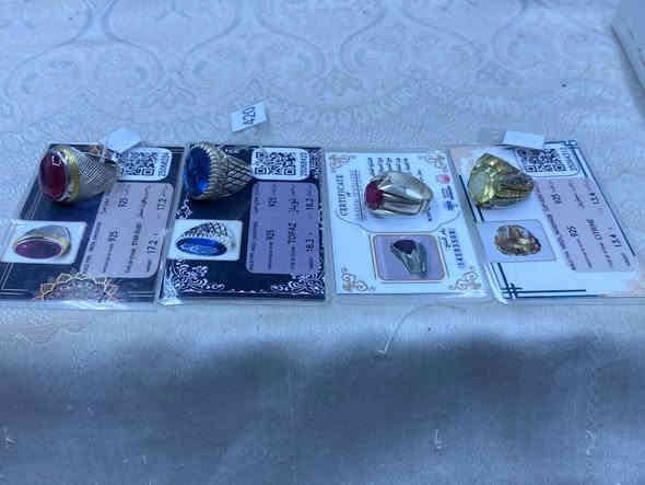 السلام عليكم
مجموعه من الخواتم قطع جمال ودلال

اخوتي طيبين مستعجل ع البيع

تريدهن شلعه خلي سعرك فادني اكلك بركه

تريد مفرد موجود كلمن وسعره

الخاص مفتوح

واتساب ***********
