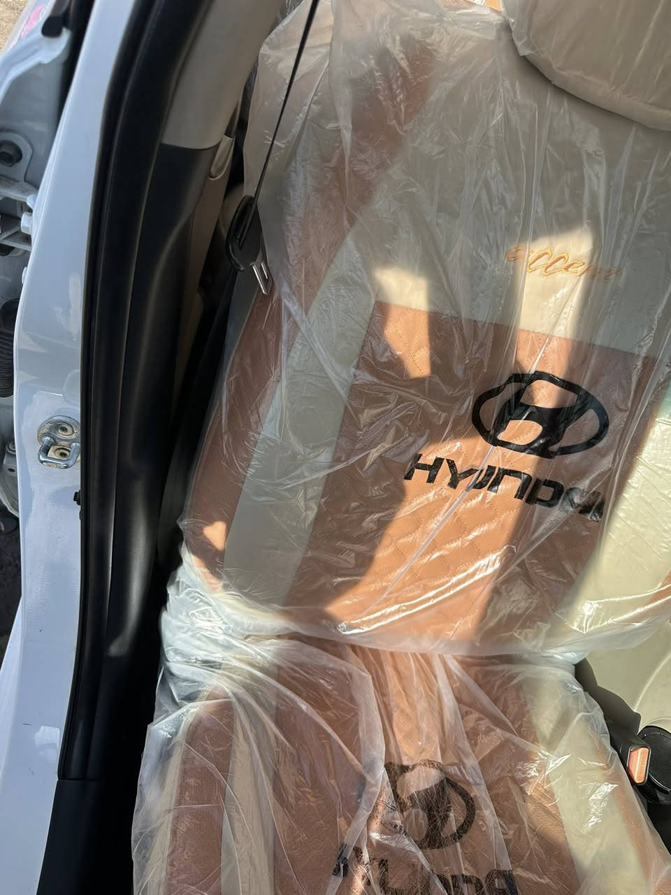 سلام عليكم اكسنت
2016 خليجي فول مواصفات
محرك 1600
فتحه 
4 دسك 
مكفوله من الظربه والصبغ مكاني بغداد
للاستفسار ***********
