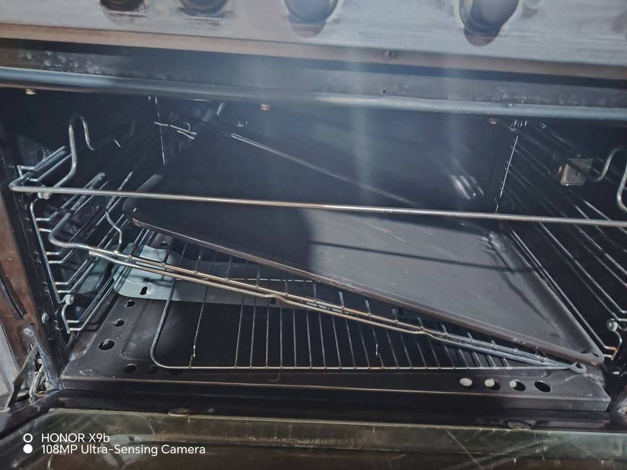 طباخ نوع كريازي للبيع نضيف
السعر خاص ***********
