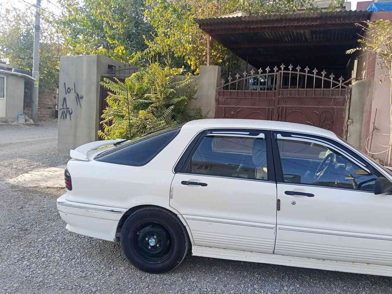 سڵاو ..گڵاند سندووق جەنتا مۆدیل1991مەکینە63 هەمووشتی ئیش دەکات ئەڕم وسەنەویە دەعموو لێ درەوی نیە یەک دوو پارچەی بۆیاغە شوێن ڕانیە نرخ 37گەڵا..


**إذا كنت صاحب هذا الإعلان وتريد حذفه لأي سبب، رجاءا أرسل رسالة إلى الدعم الفني**